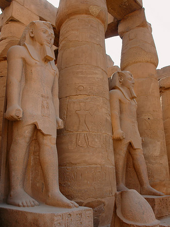 Statuen am Luxor Tempel
