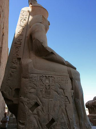 Statuen am Luxor Tempel Fotos