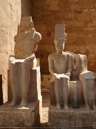 Statuen am Luxor Tempel Foto 