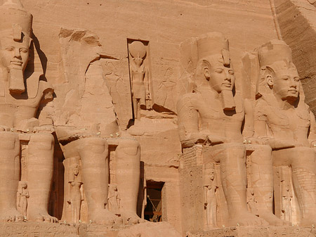 Foto Kolosstatue König Ramses II - Abu Simbel