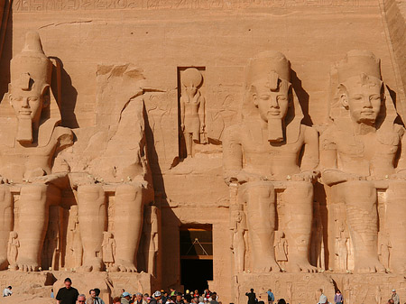 Tempel mit Touristen