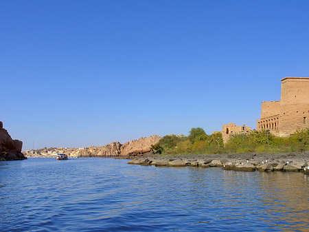 Blick vom Wasser Foto 