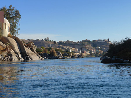 Fotos Haus an Felsen