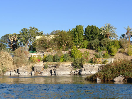 Foto Haus an Felsen - 