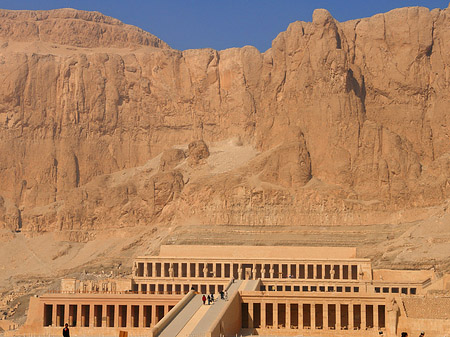 Fotos Eingang zum Tempel mit Berg