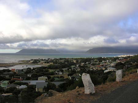 Straßenränder Fotos